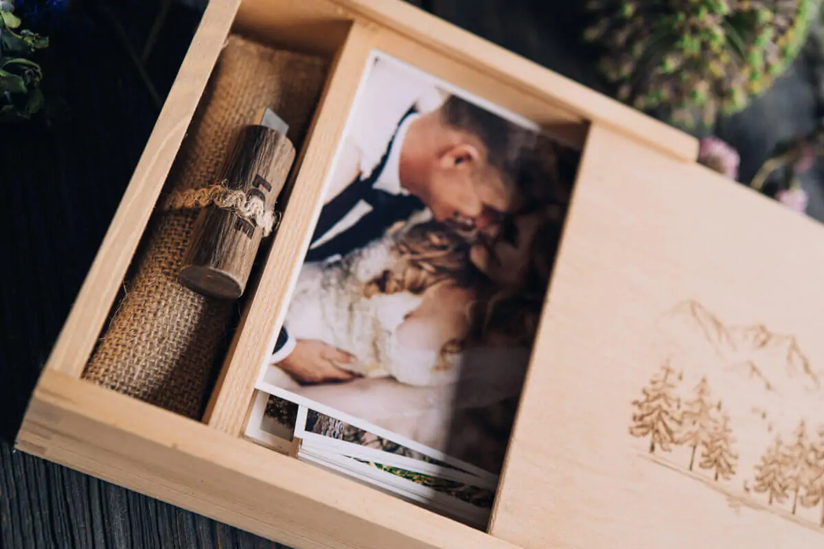 wooden shop photo box for photographers