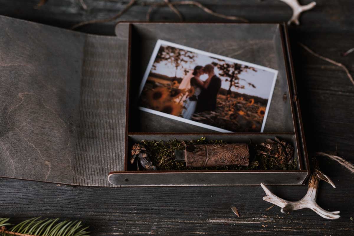 Wooden book box for 10x15 photos with a USB flash drive - Wooden.shop