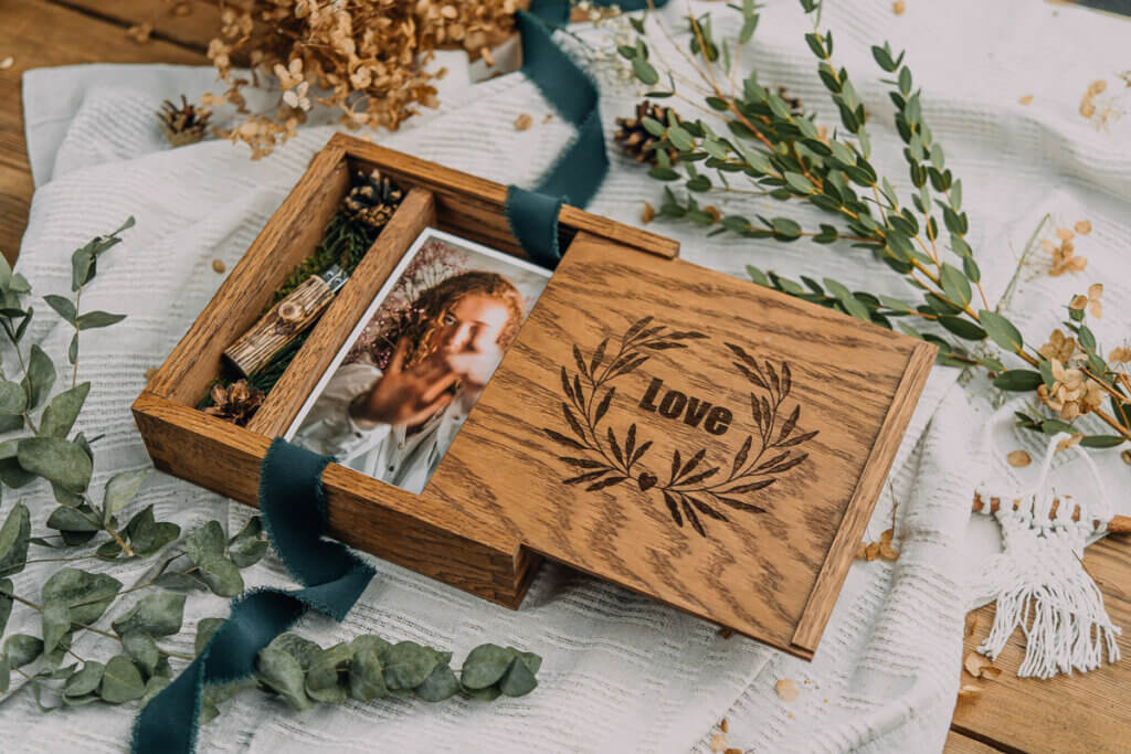 Oak Box For Photos 10x15cm + Usb Space - Wooden.shop